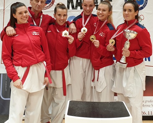 prvakinje s trenerom